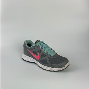 Nike Revolution Sz 6 488148-002